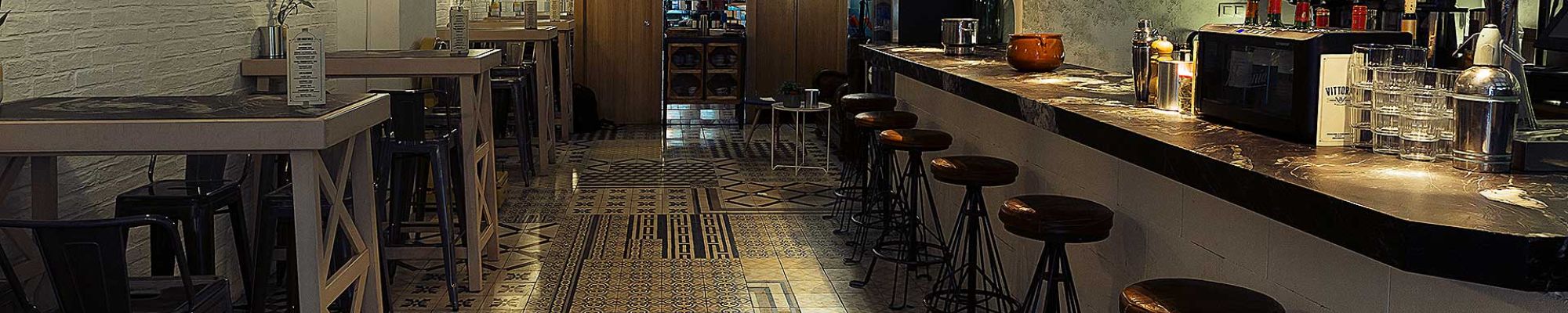 Muebles para cafeterías y restaurantes