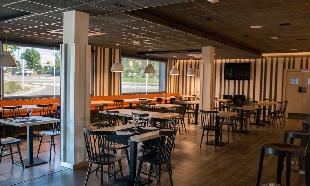 Muebles para cafeterías y restaurantes
